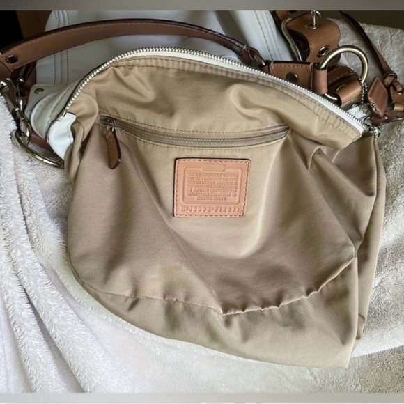 Coach ZOE White Leather Women's Bag - Picture 10 of 13